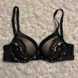 VICTORIAS SECRET LACE VERY SEXY PUSH UP BRA